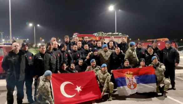 SRPSKI HEROJI SE VRAĆAJU IZ TURSKE: Naši spasioci izvukli iz ruševina TROJE LJUDI! (FOTO)